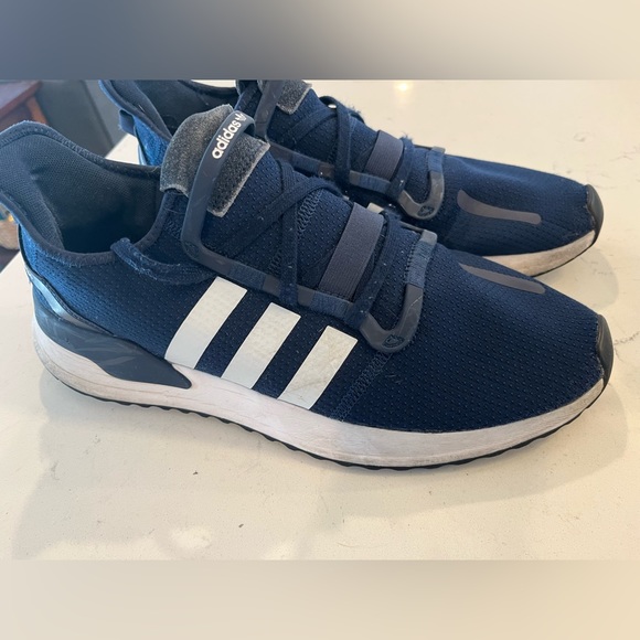 Mens Adidas sneakers navy size 11. - Picture 1 of 3